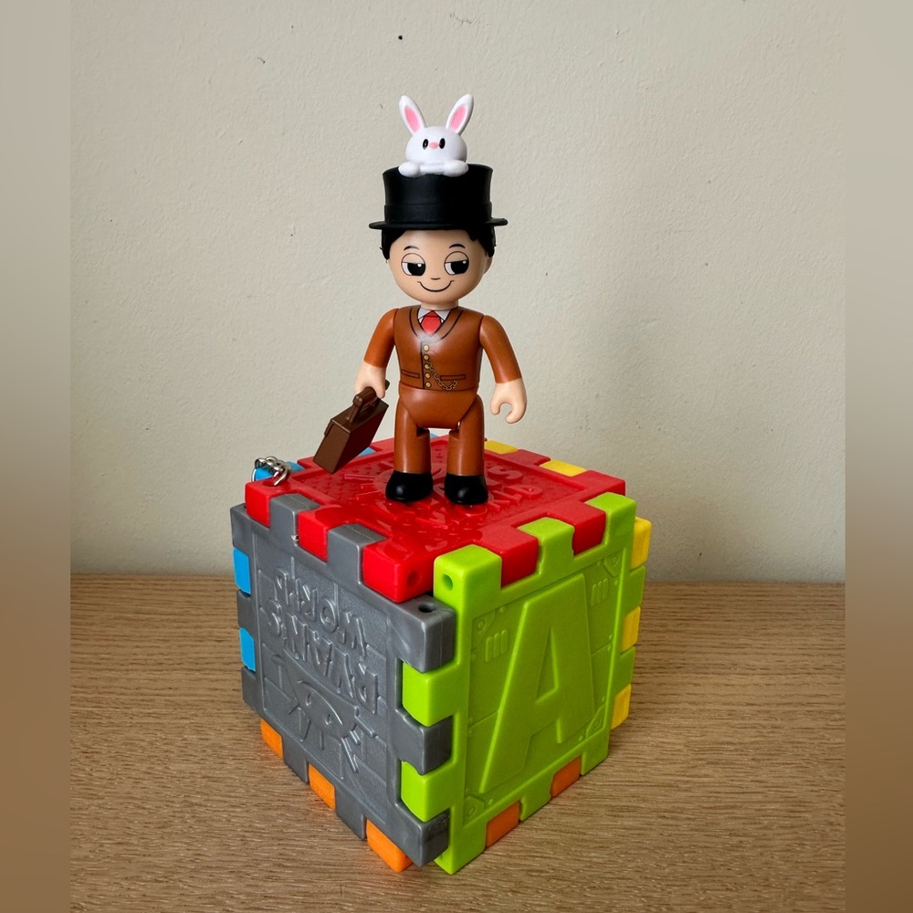 Ryan's World Connect N' Collect Mini Crate
Mystery Surprise